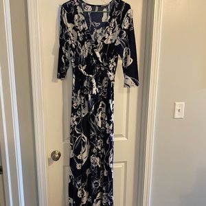 Emerald maxi dress with blue/white floral pattern size 2x